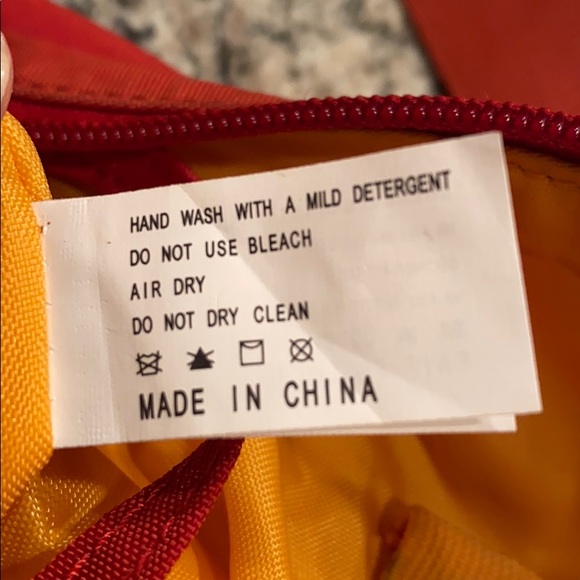 baggallini red crossbody travel purse. - Picture 11 of 13